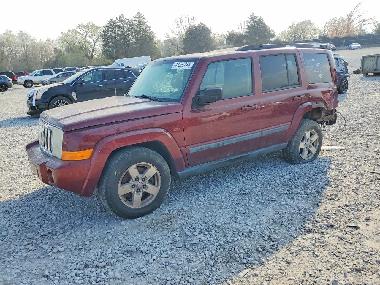 Salvage Jeep Commander Image