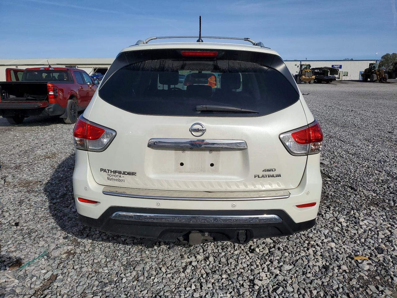 Nissan Pathfinder S
