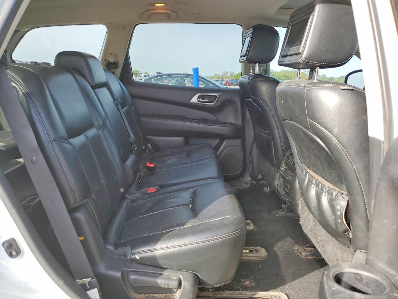 Nissan Pathfinder S