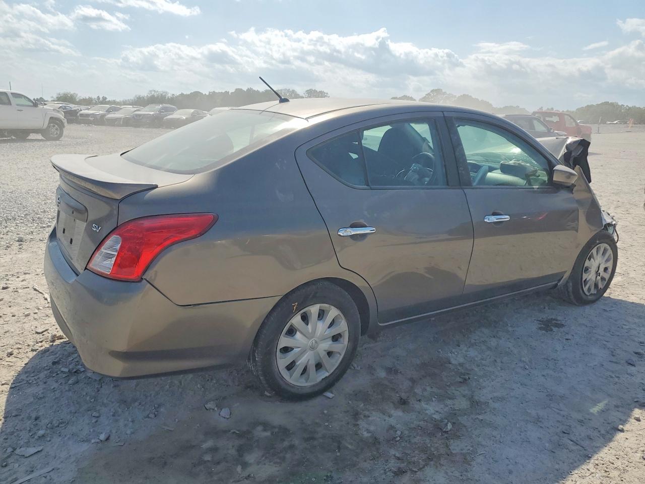 Nissan Versa 1.6 Sv