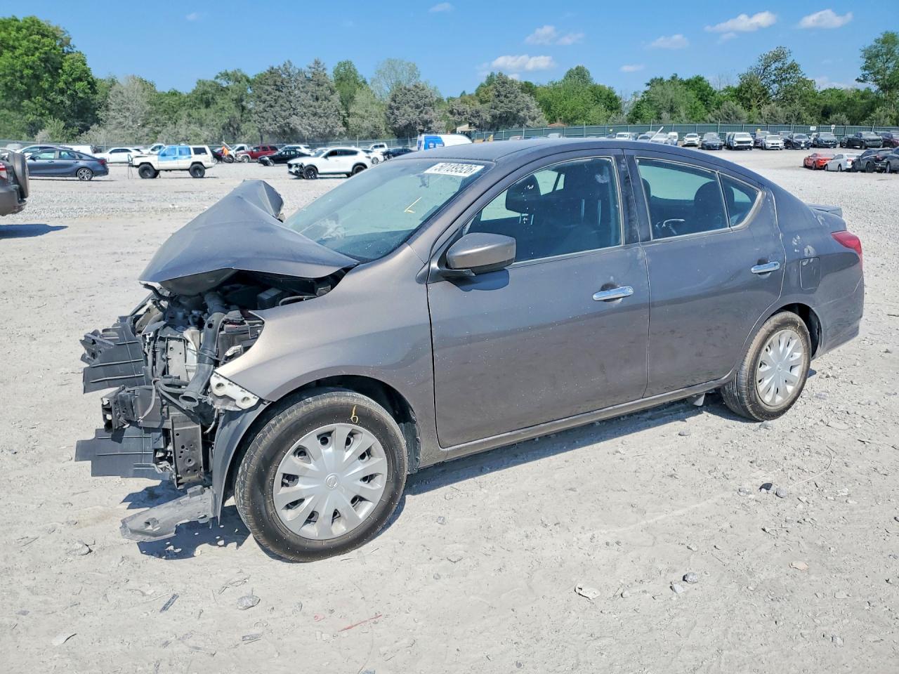 Salvage Nissan Versa Image