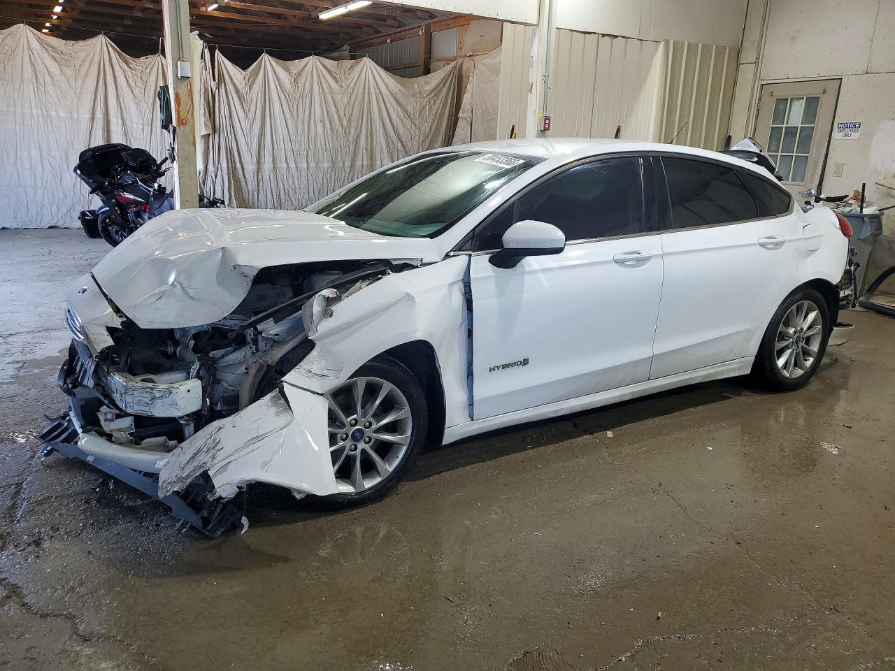 Salvage Ford Fusion Image