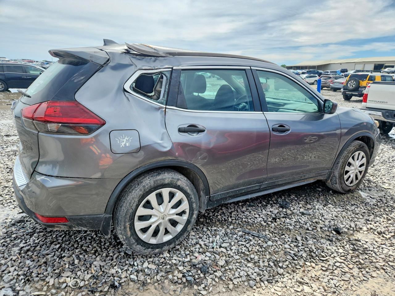 Nissan Rogue S