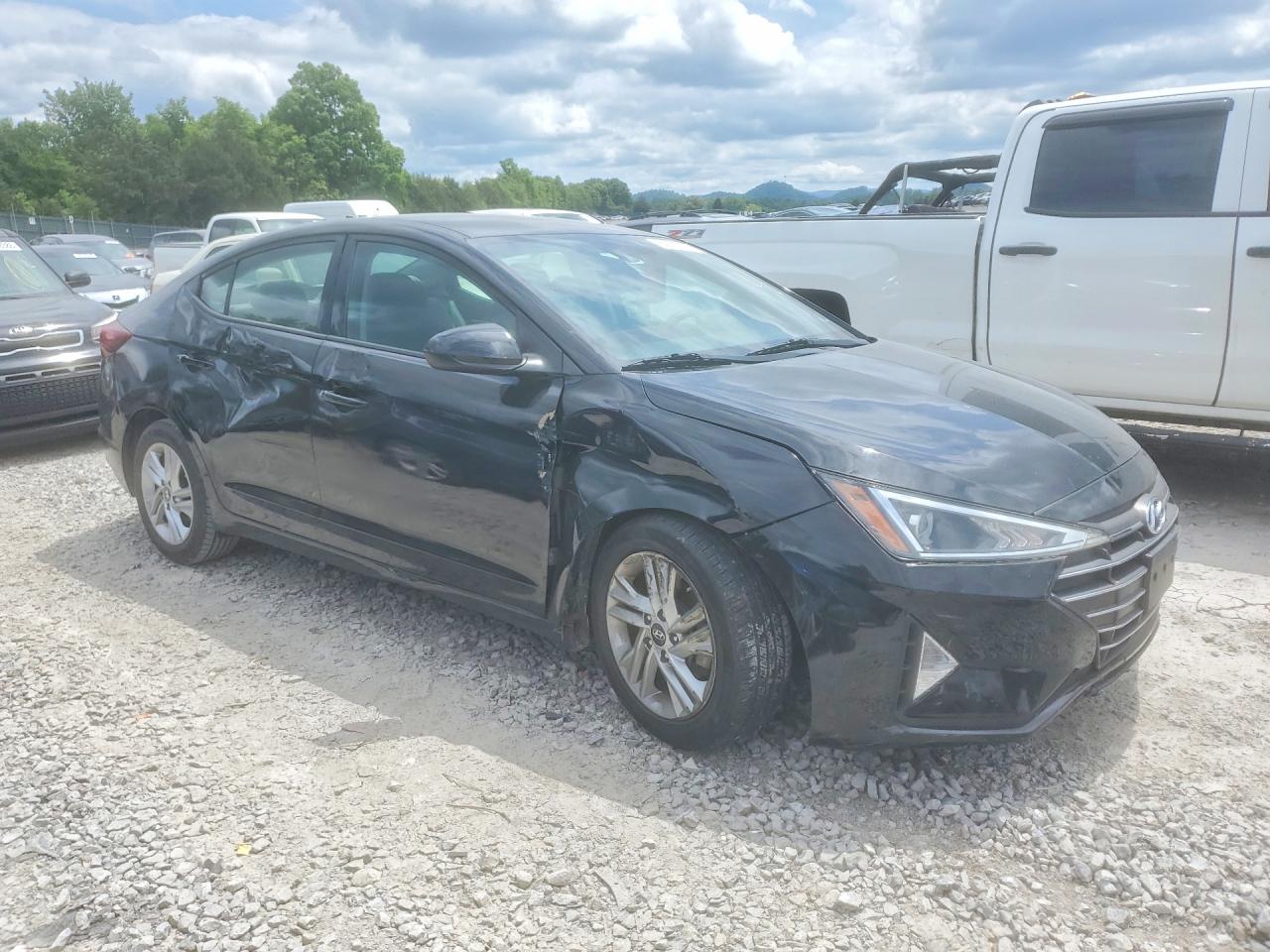Hyundai ELANTRA Sel