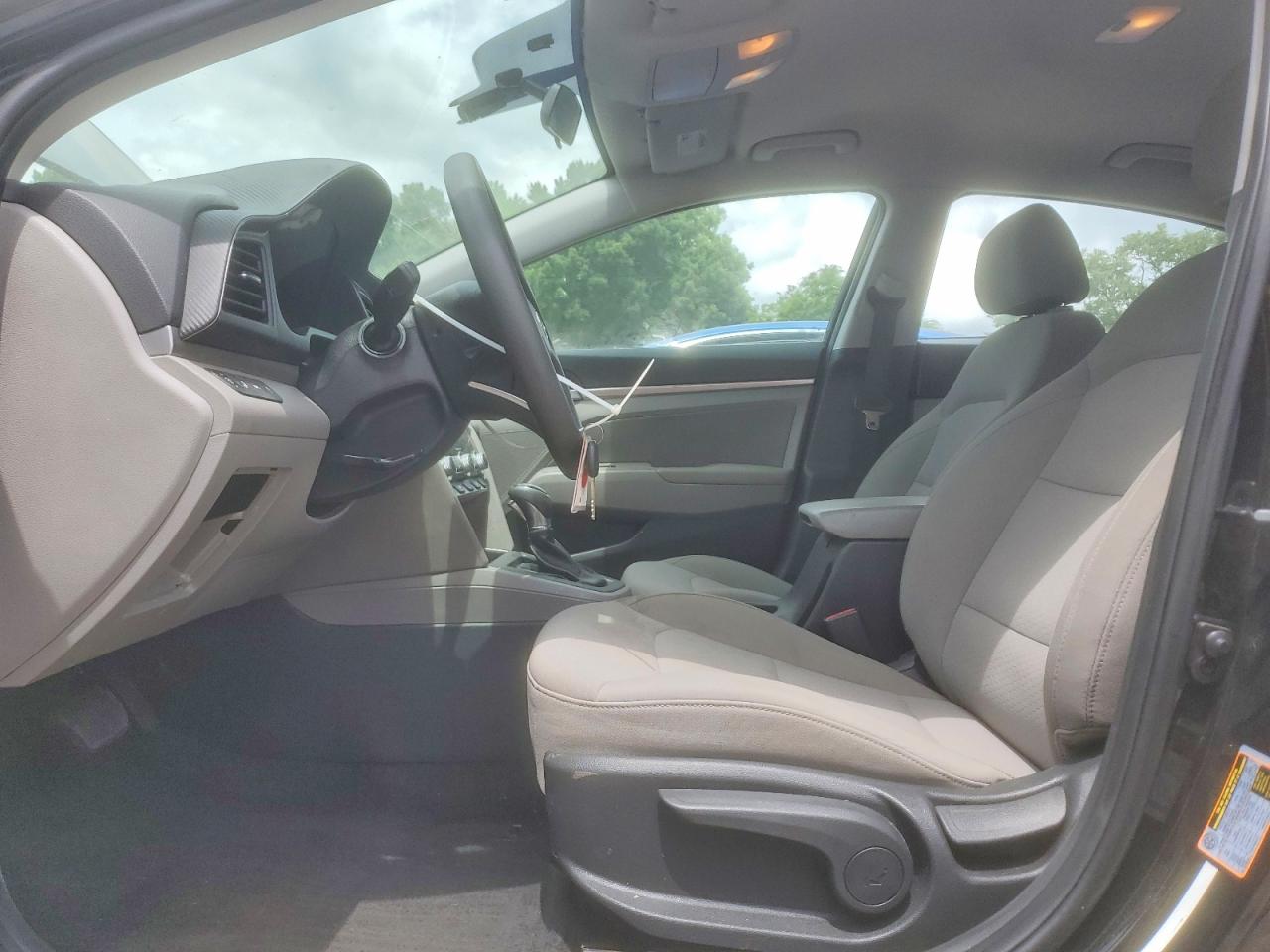 Hyundai ELANTRA Sel