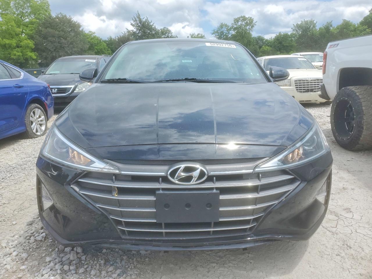 Hyundai ELANTRA Sel