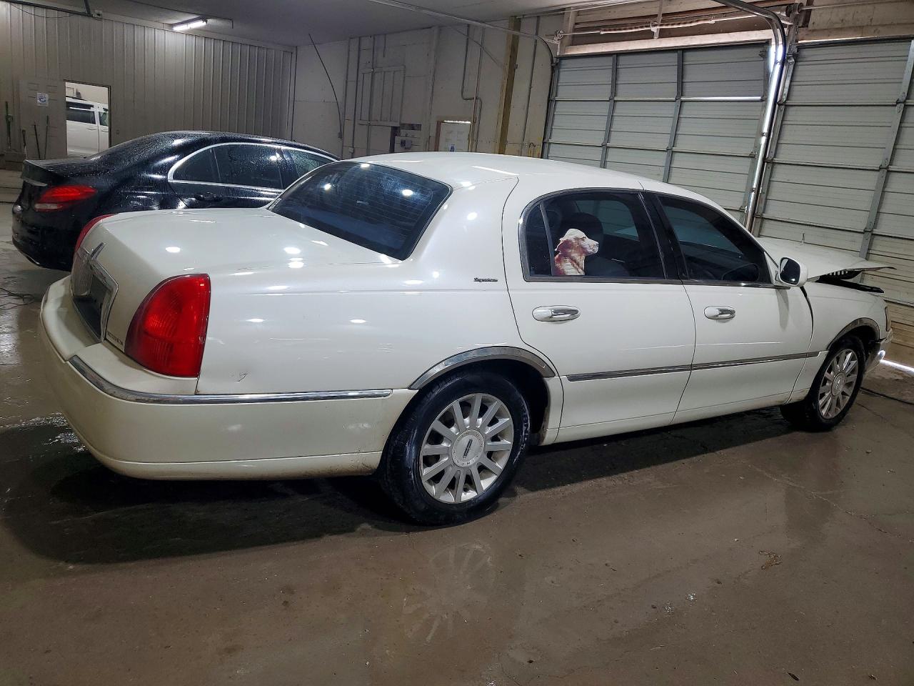 Lincoln Towncar Signature