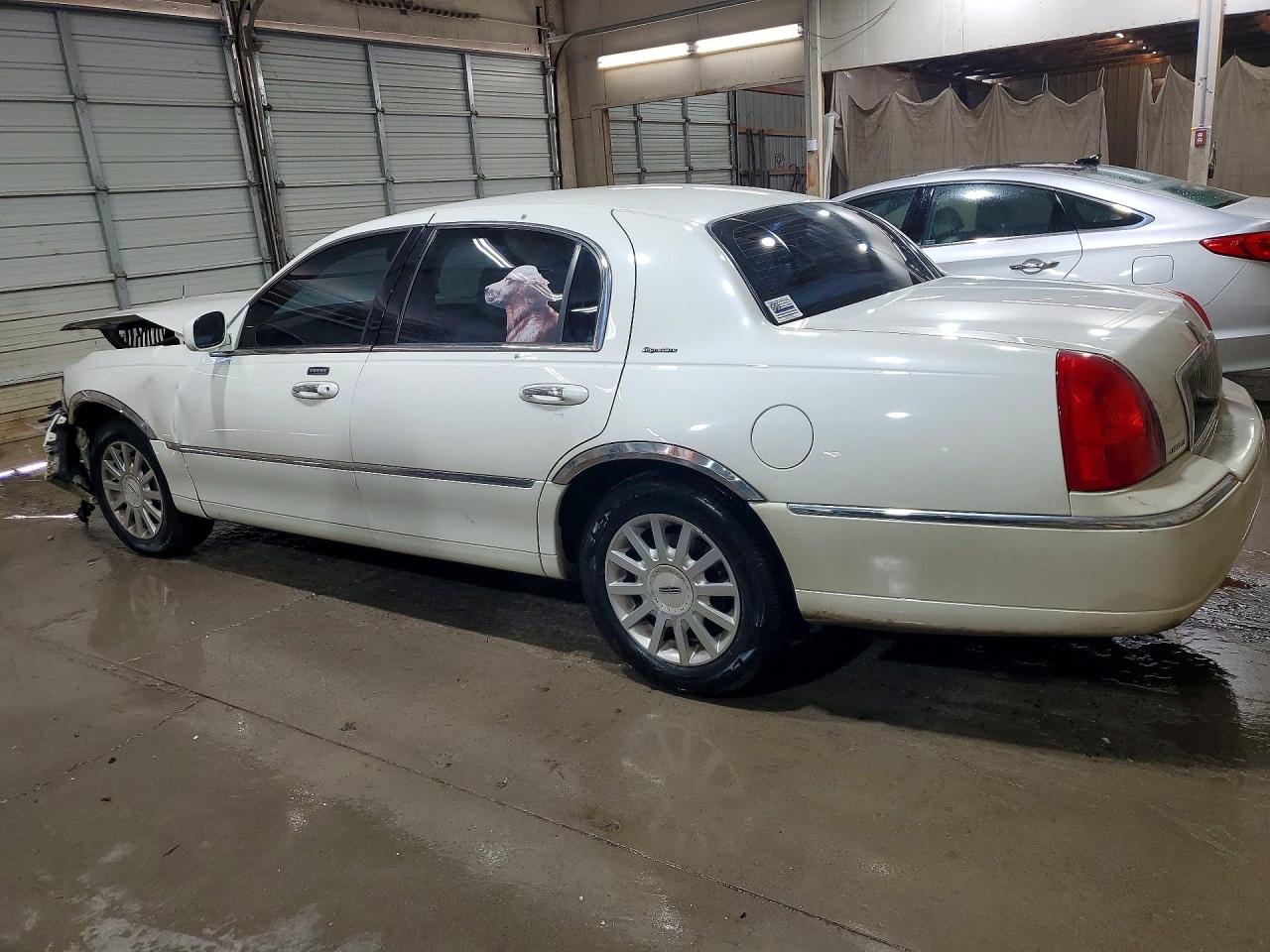 Lincoln Towncar Signature