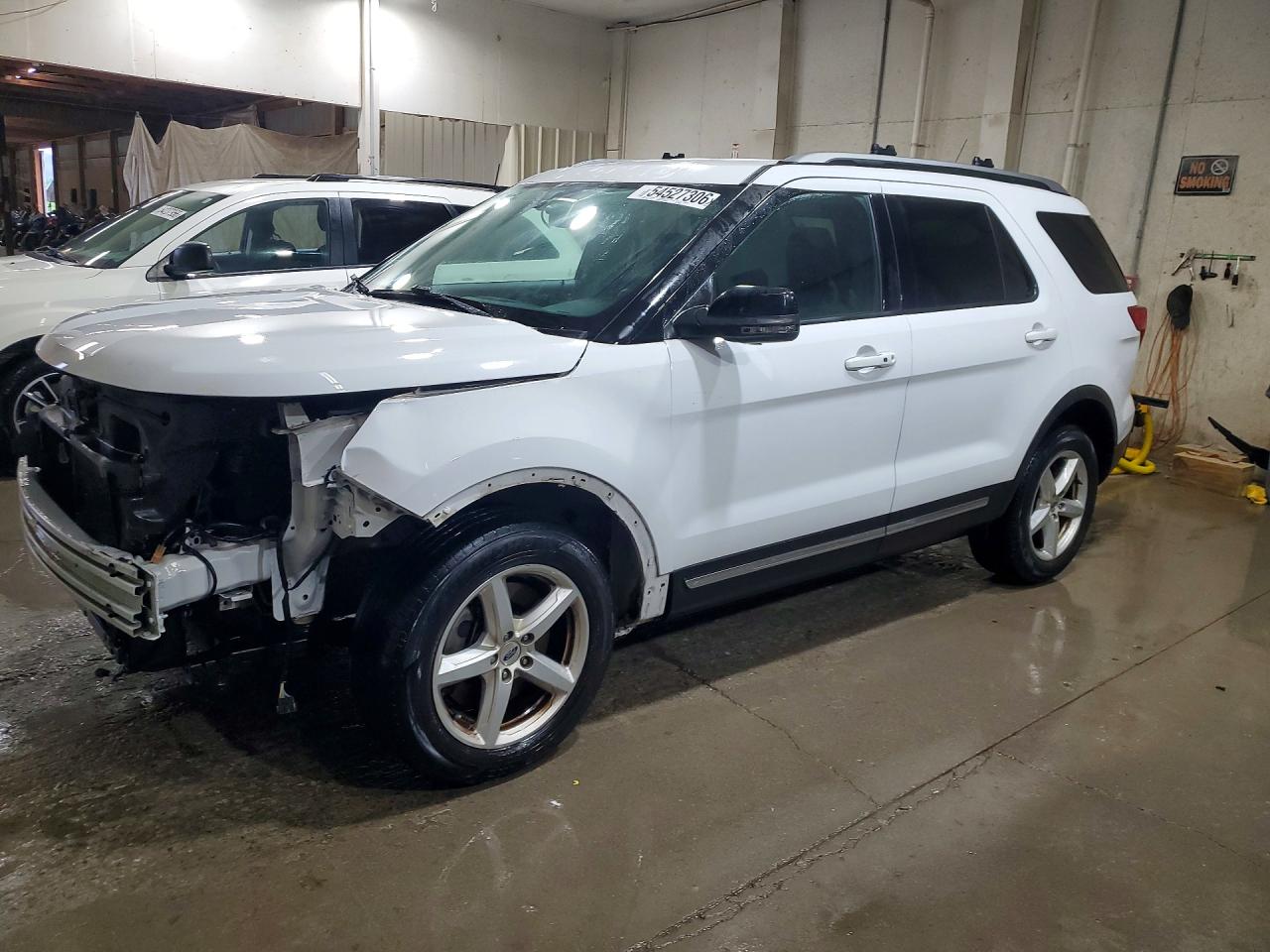 Salvage Ford Explorer Image