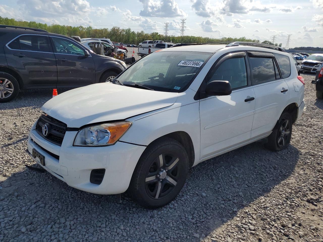 Salvage Toyota RAV4 Image