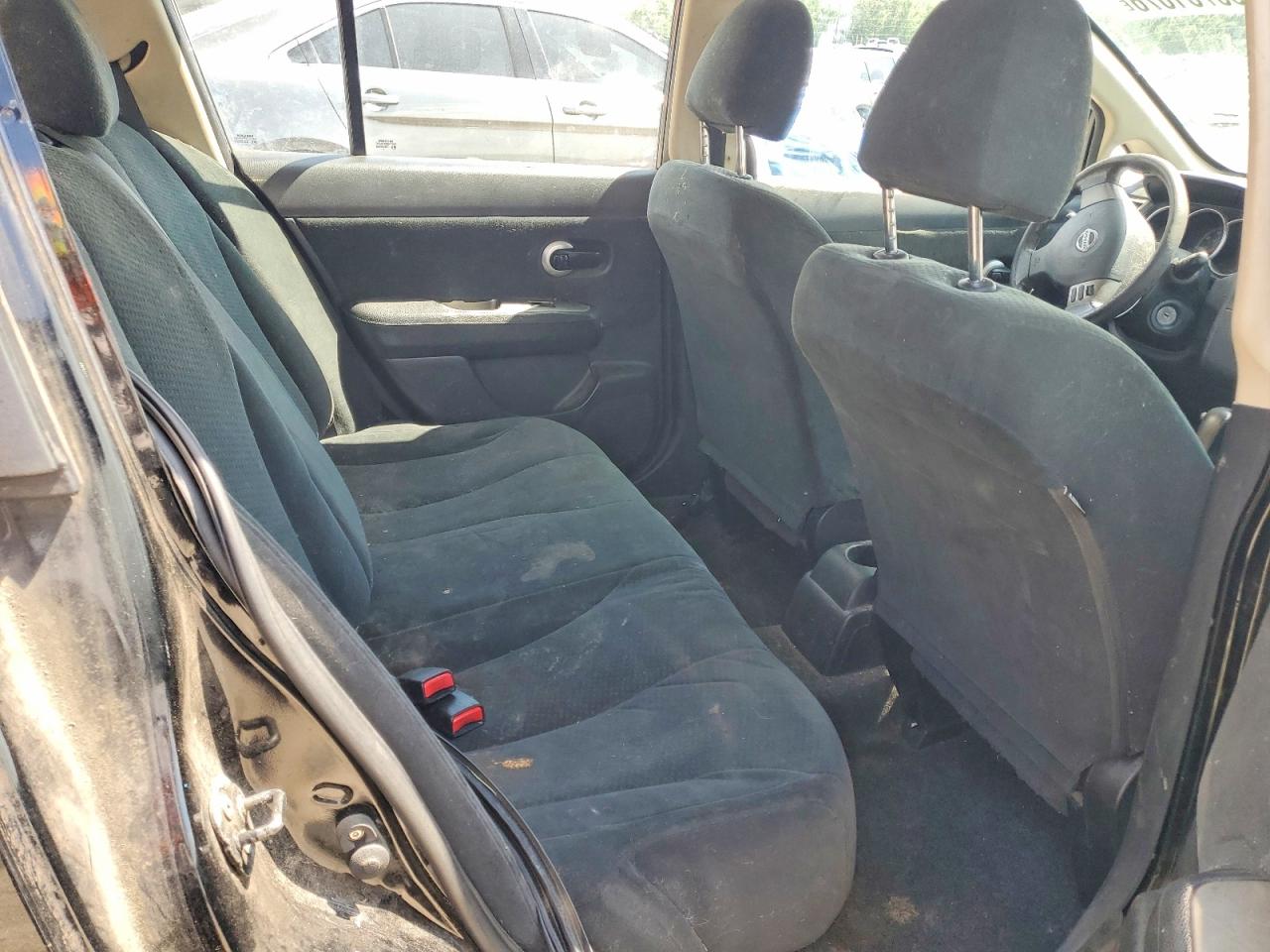 Nissan Versa 1.8 S