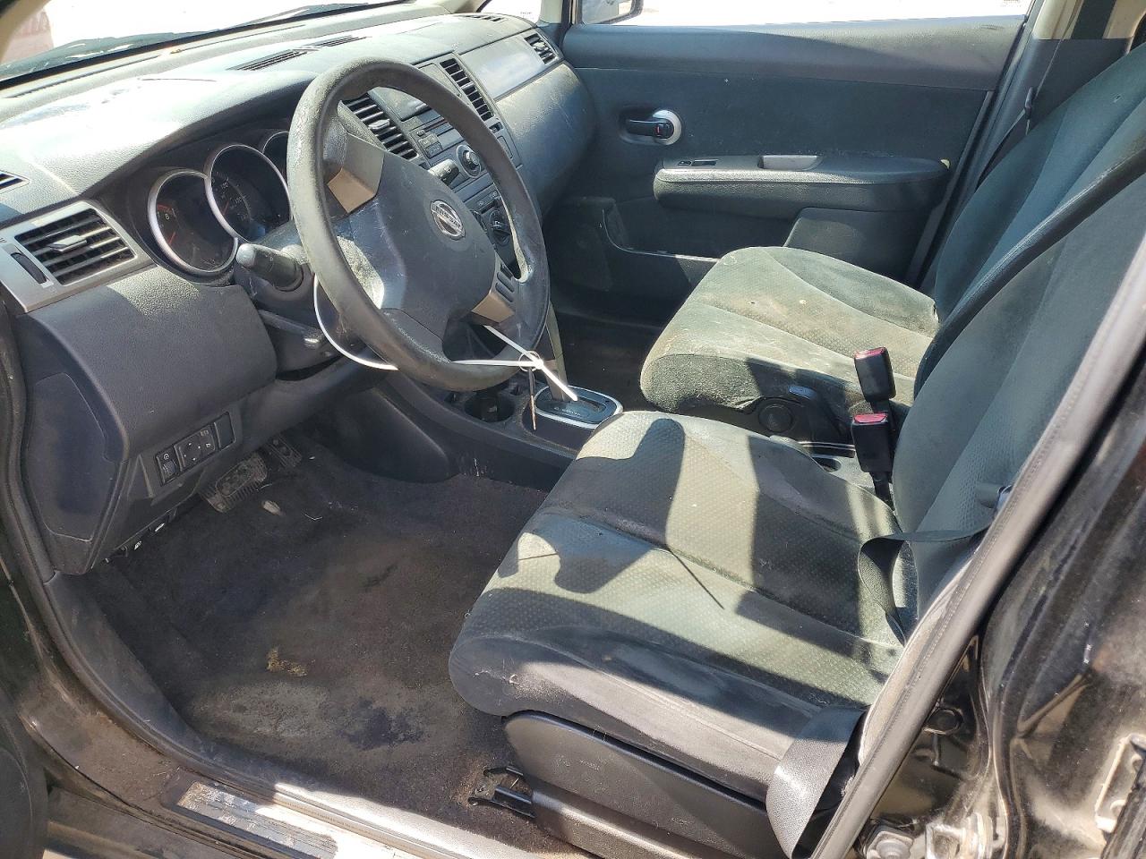 Nissan Versa 1.8 S