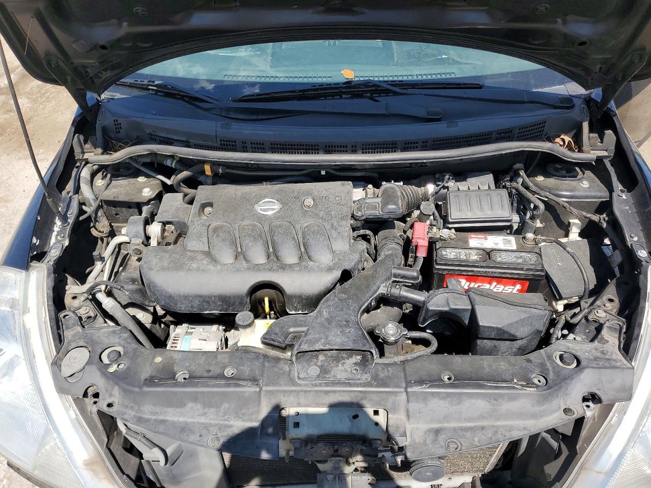 Nissan Versa 1.8 S