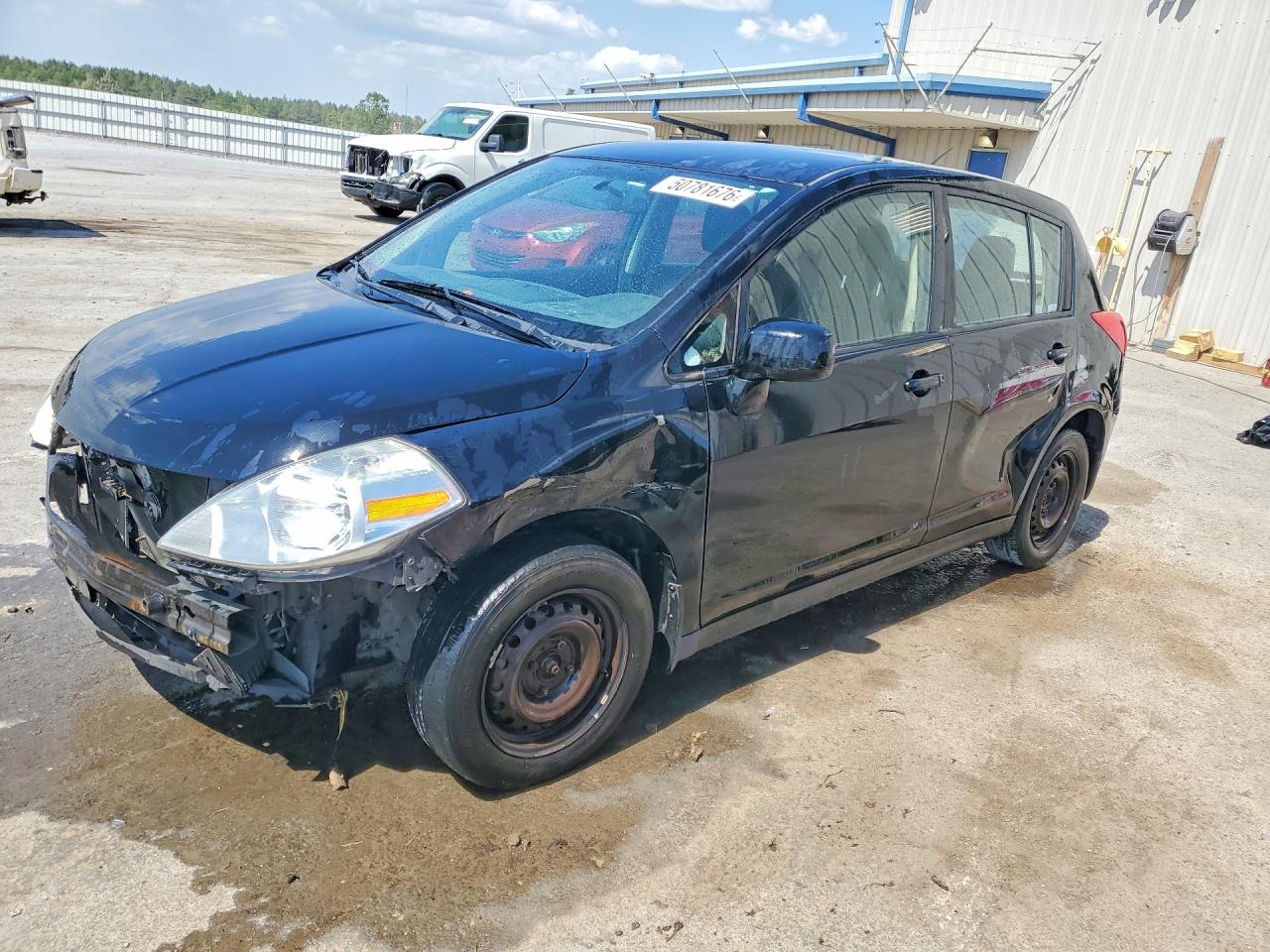 Salvage Nissan Versa Image