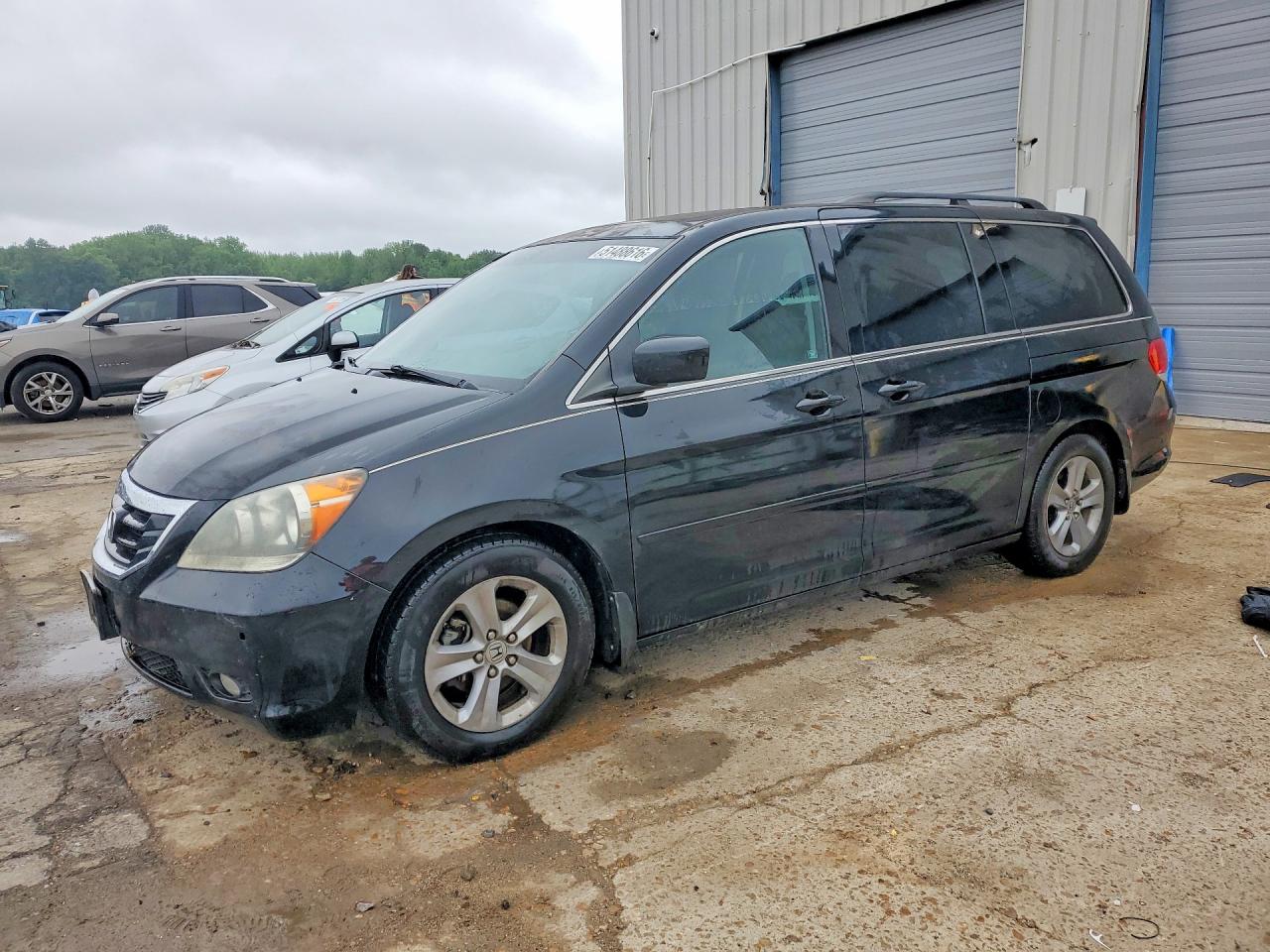 Salvage Honda Odyssey Image