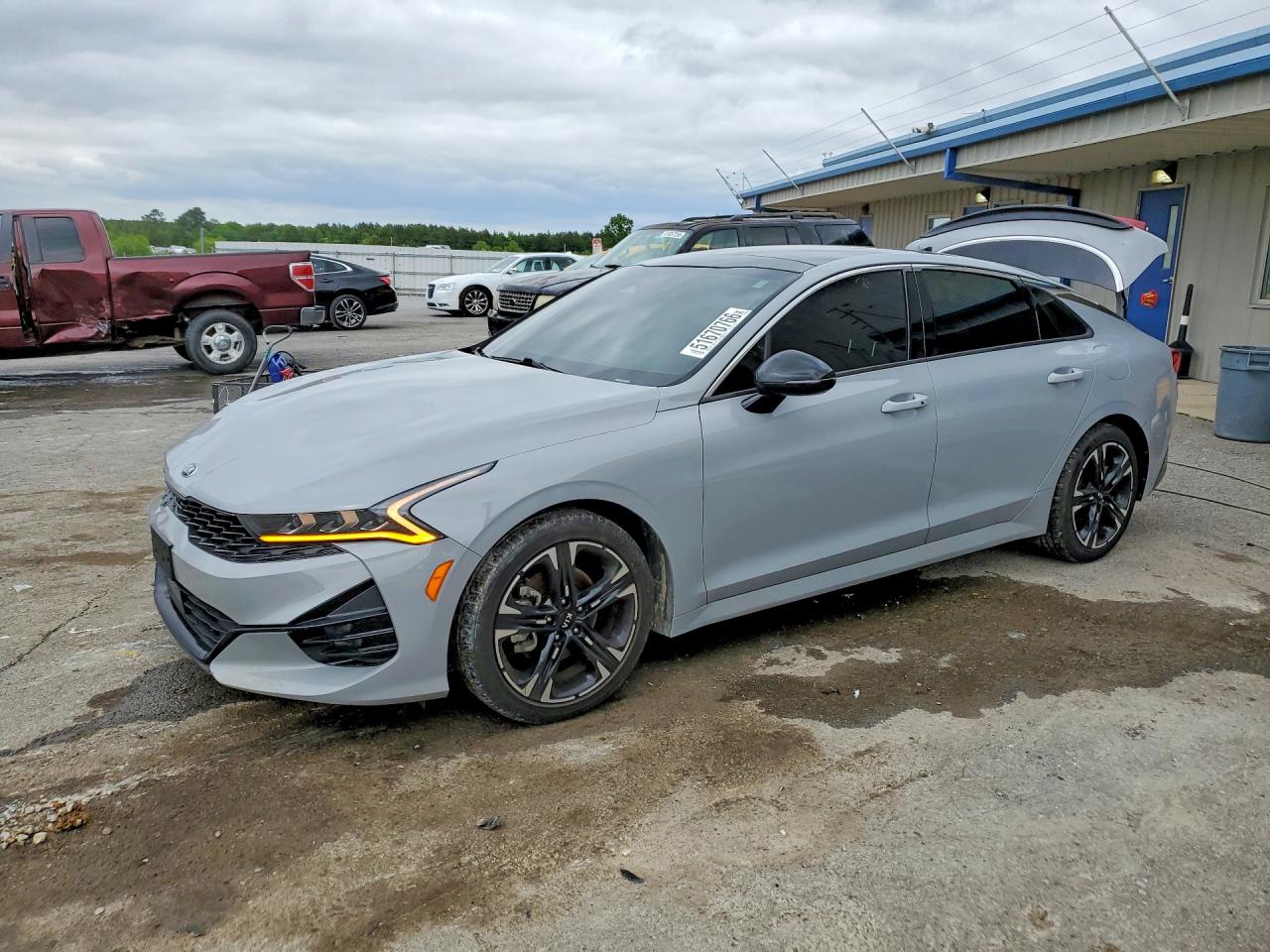 Salvage Kia K5 Image