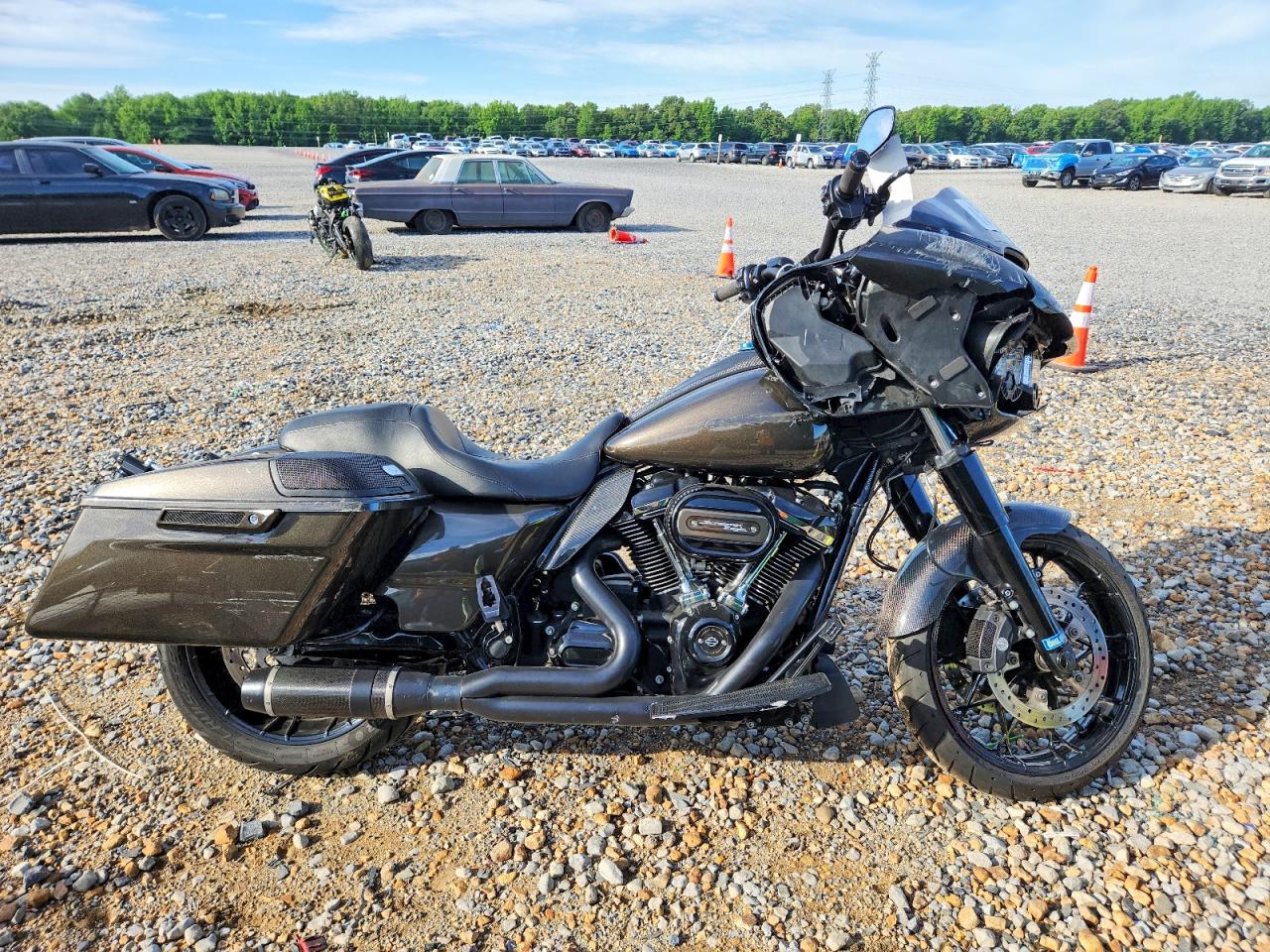 Salvage Harley-Davidson Fl Image