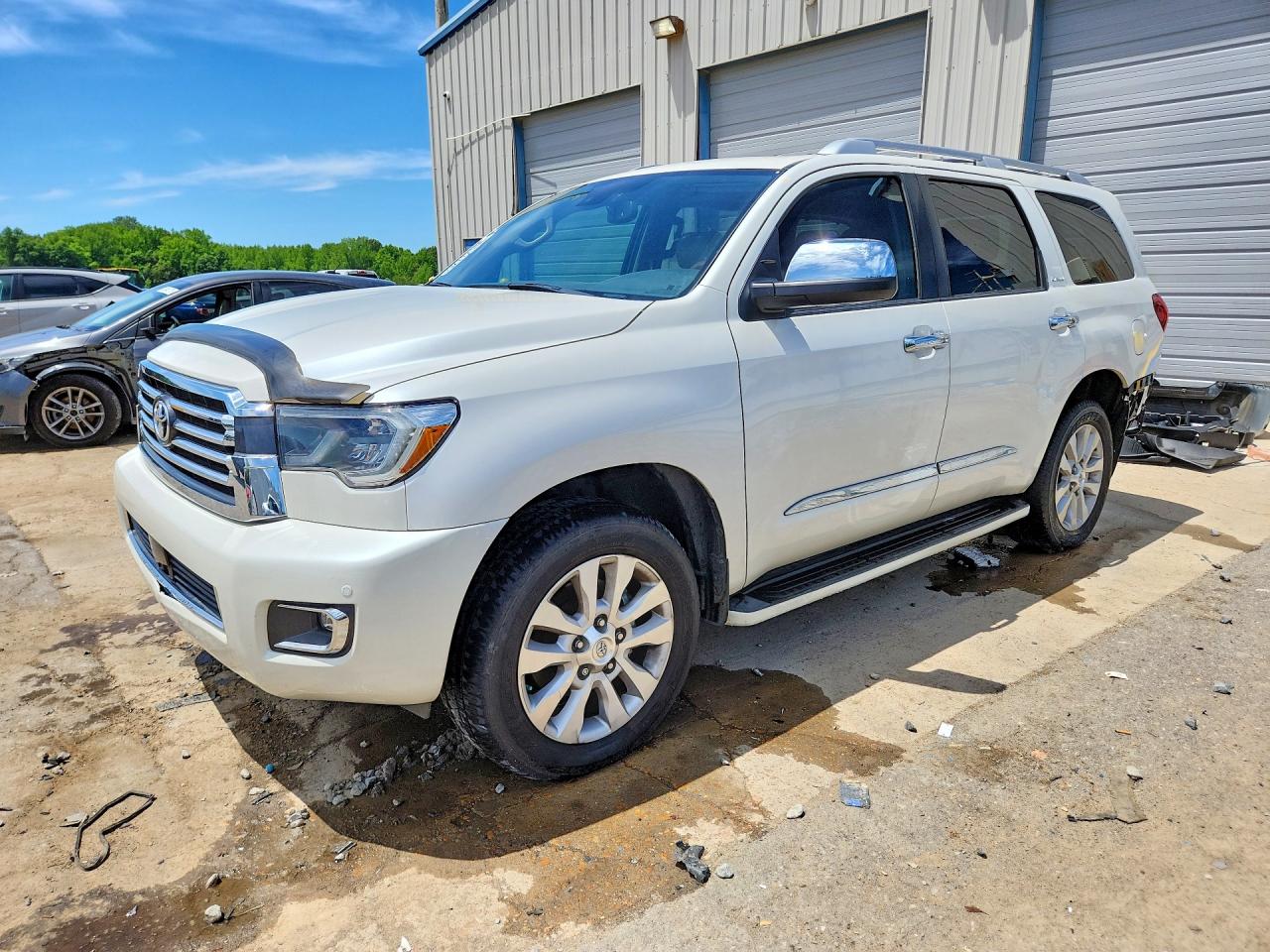 Salvage Toyota Sequoia Image