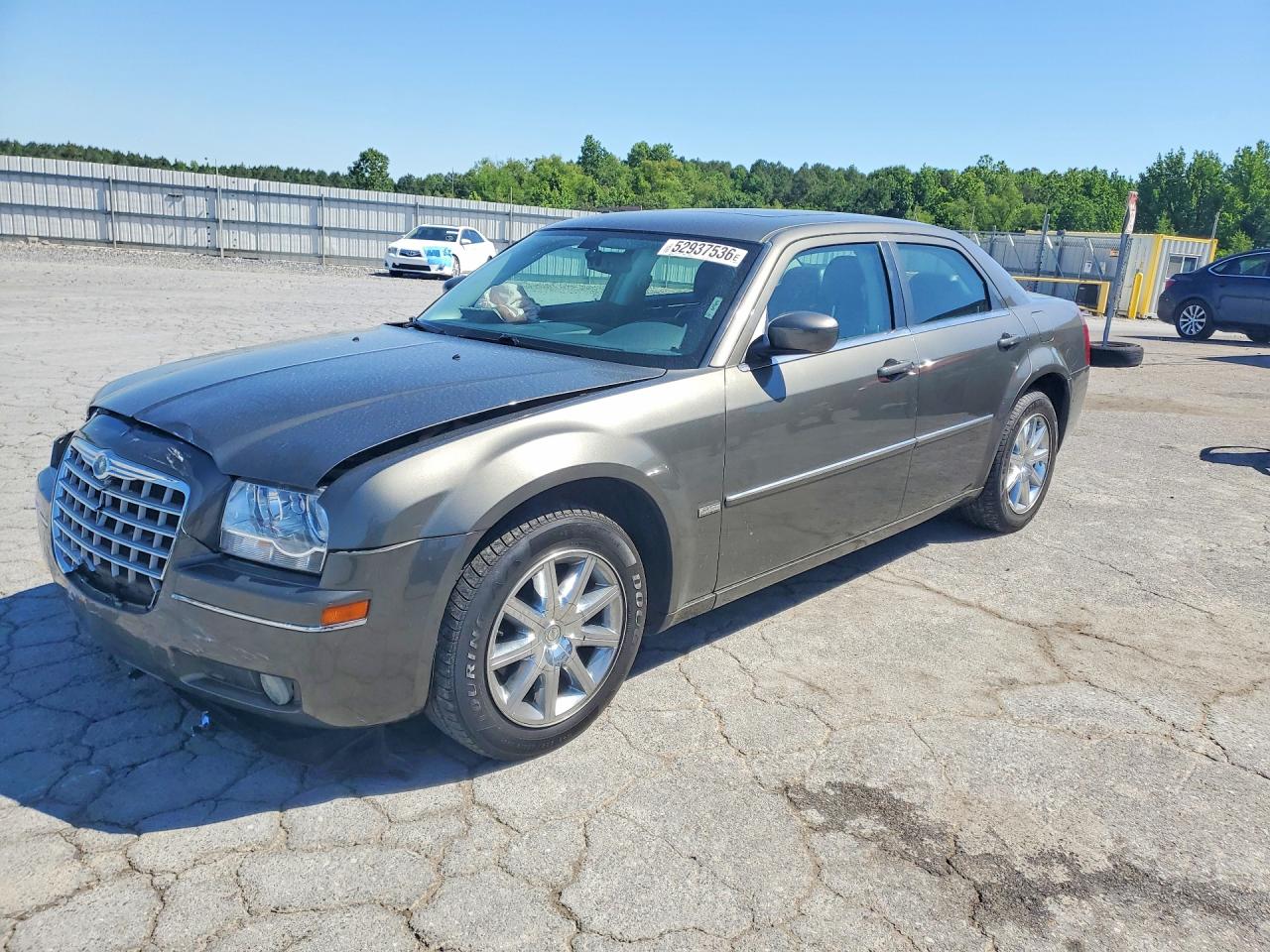 Salvage Chrysler 300 Image