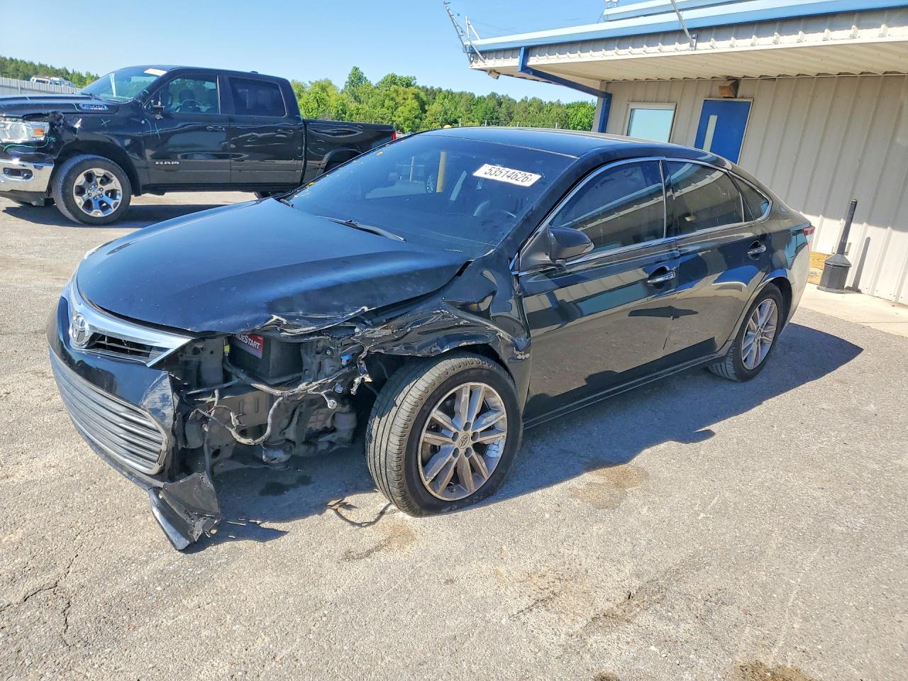 Salvage Toyota Avalon Image
