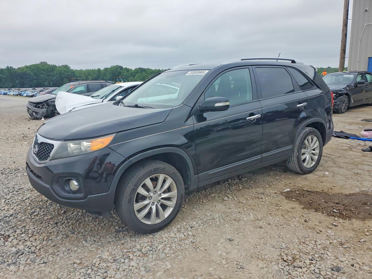 Salvage Kia Sorento Image
