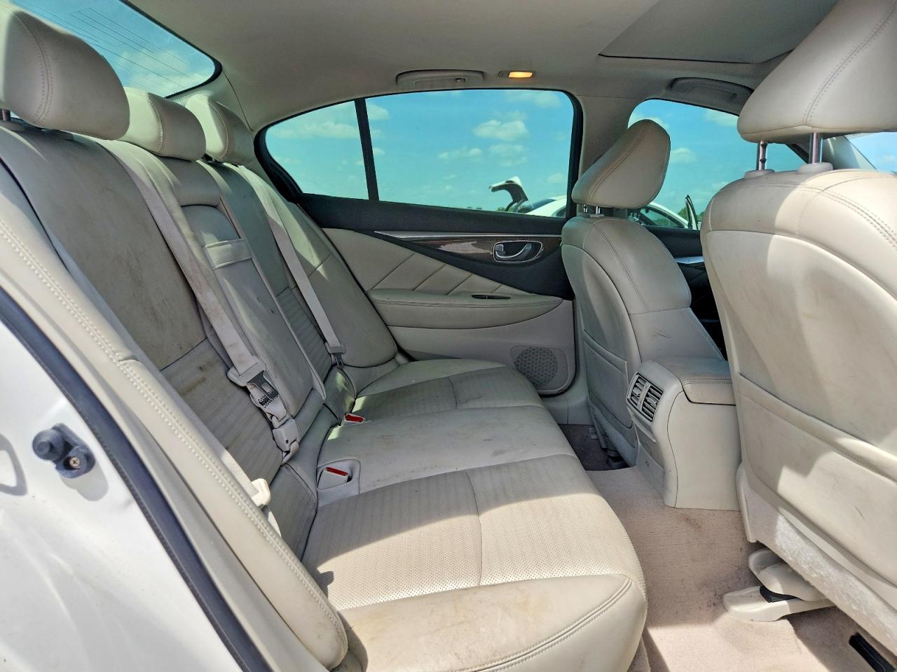 INFINITI Q50 Sport