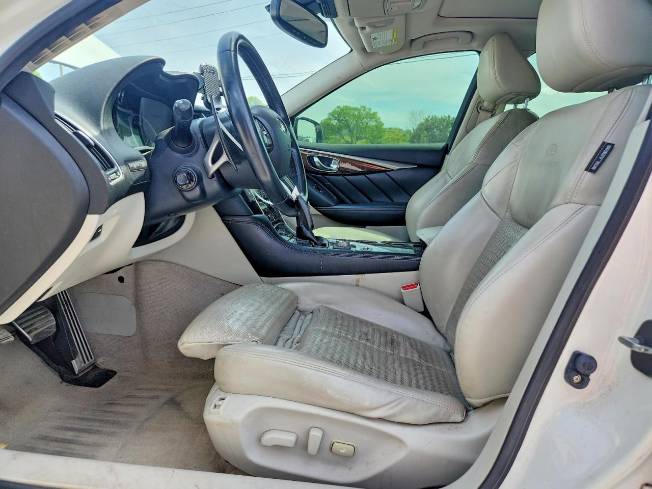 INFINITI Q50 Sport