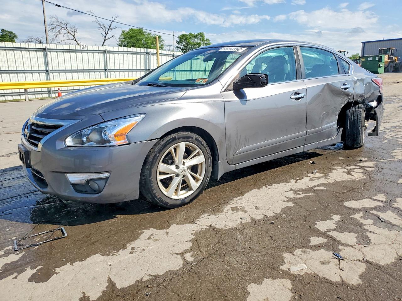 Salvage Nissan Altima Image