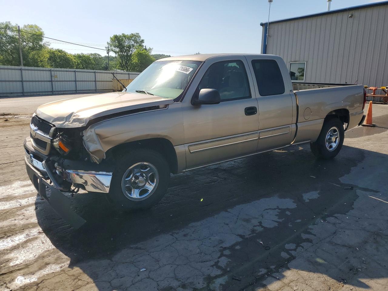 Salvage Chevrolet Silverado Image