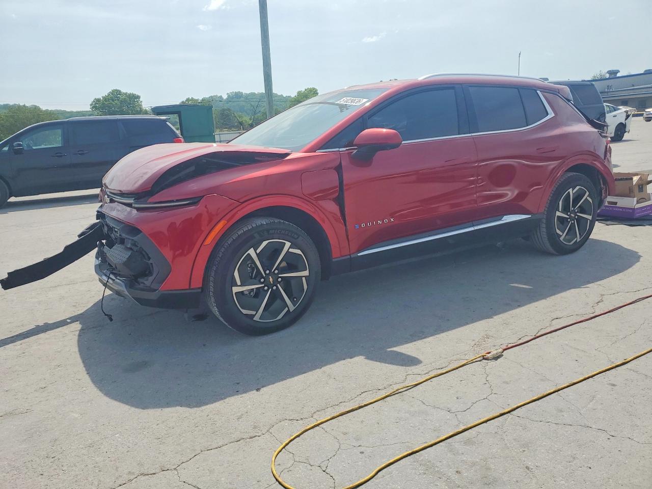 Salvage Chevrolet Equinox Image