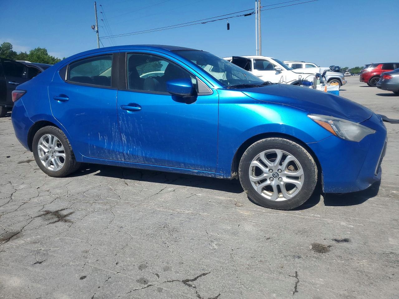 Toyota Yaris Base