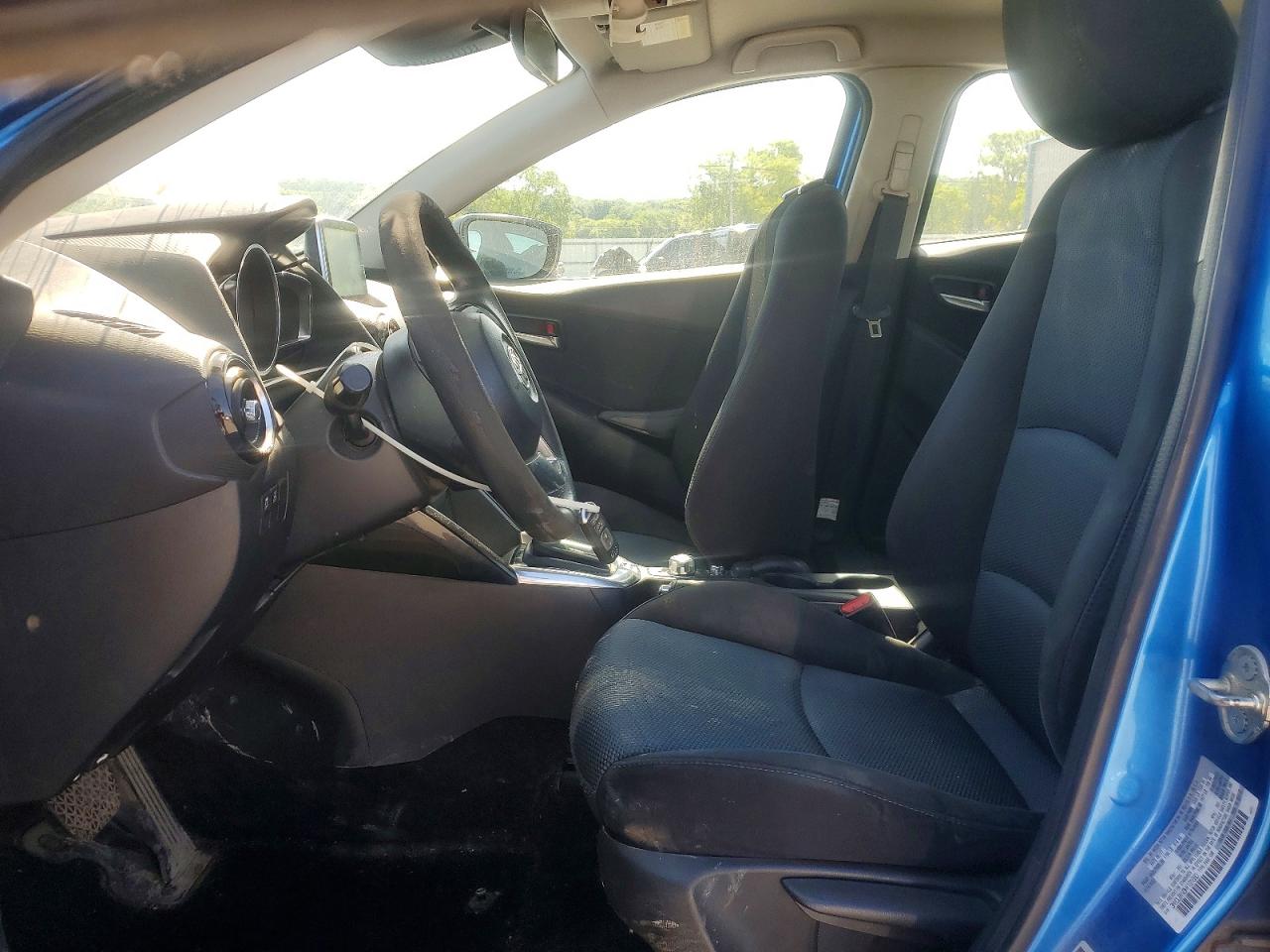 Toyota Yaris Base