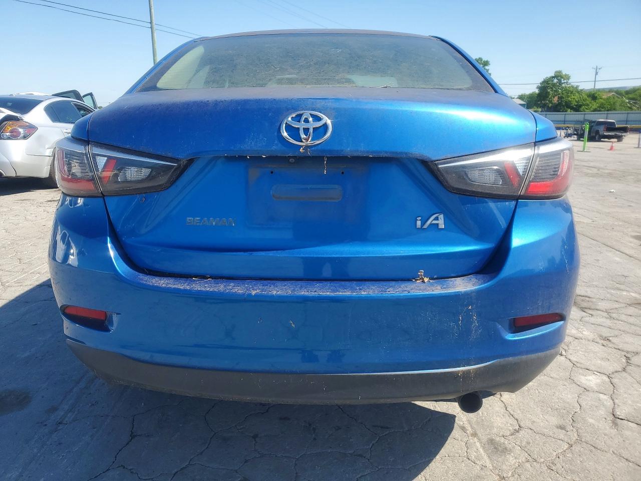 Toyota Yaris Base