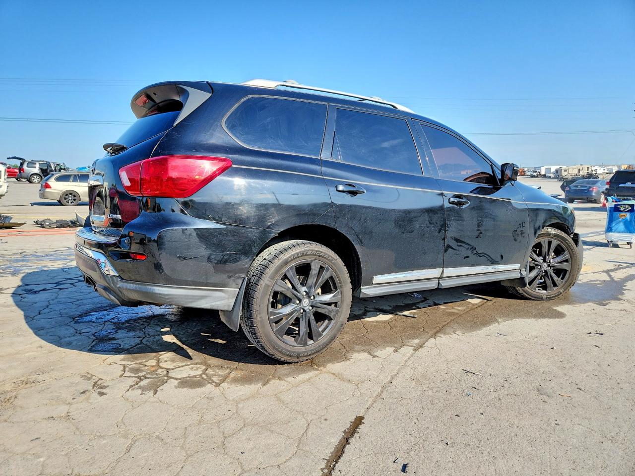Nissan Pathfinder S