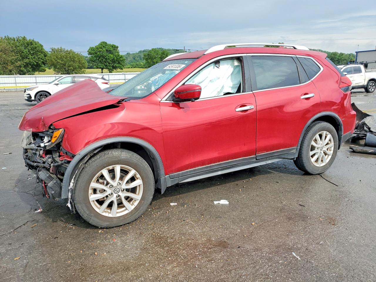 Salvage Nissan Rogue Image