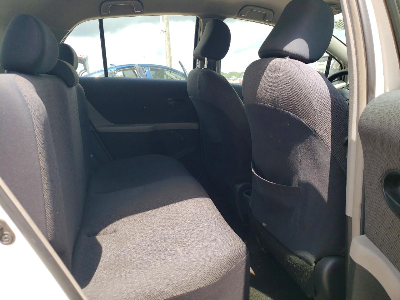 Toyota Yaris Base