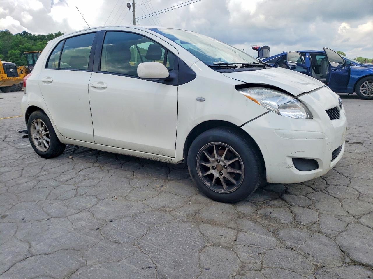 Toyota Yaris Base