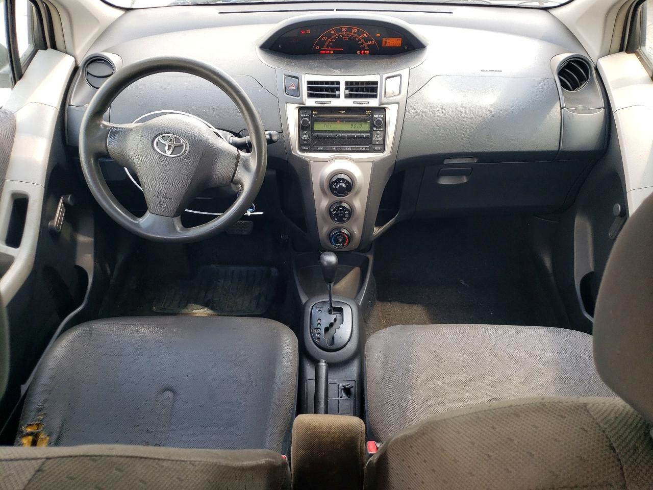 Toyota Yaris Base