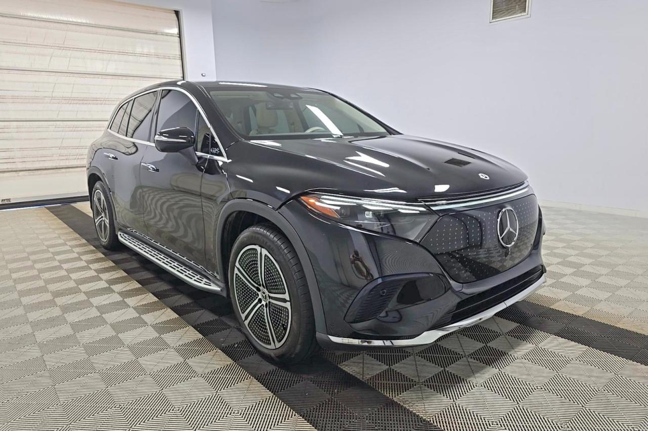 Salvage Mercedes-Benz EQS Image