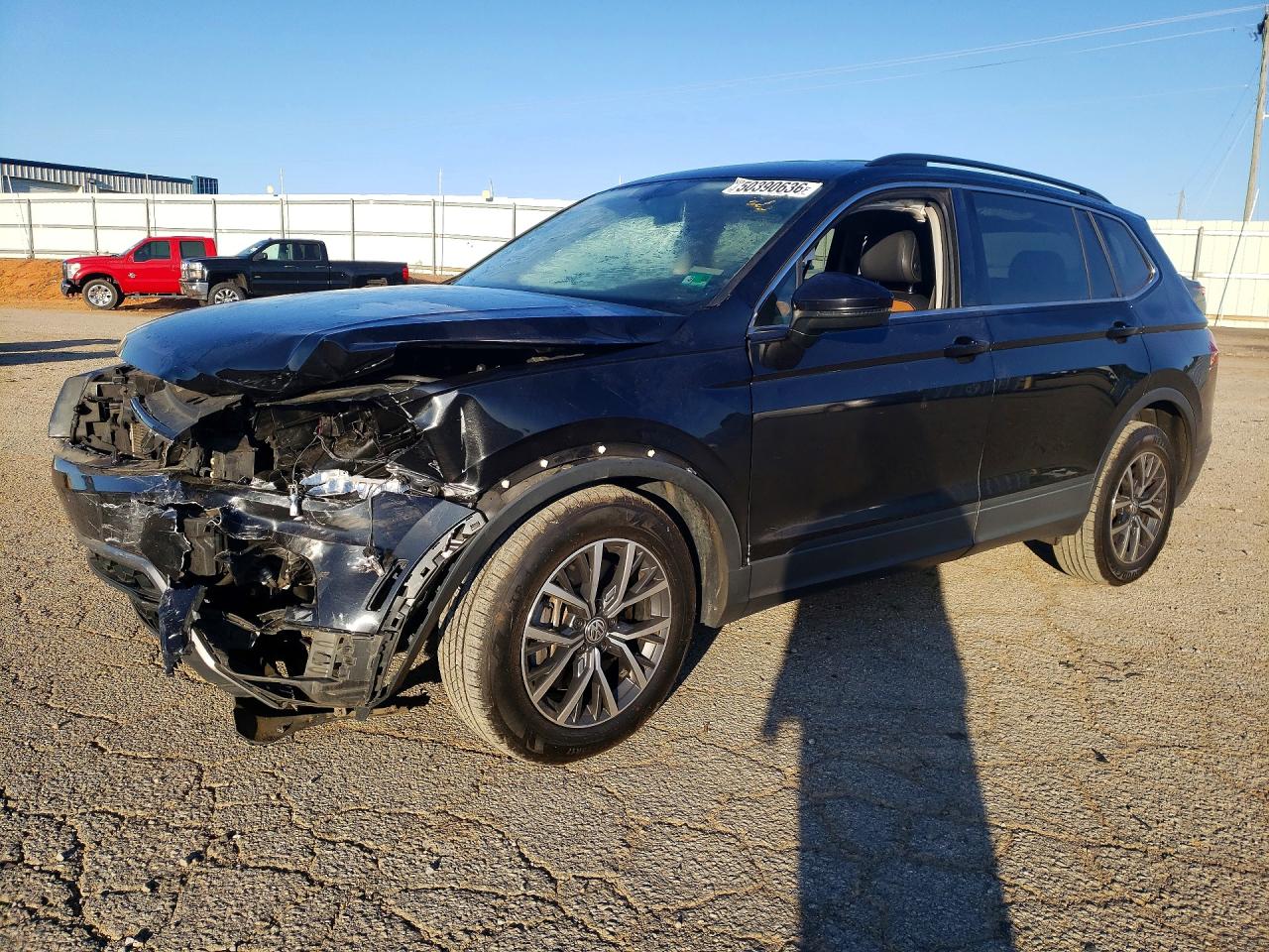 Salvage Volkswagen Tiguan Image