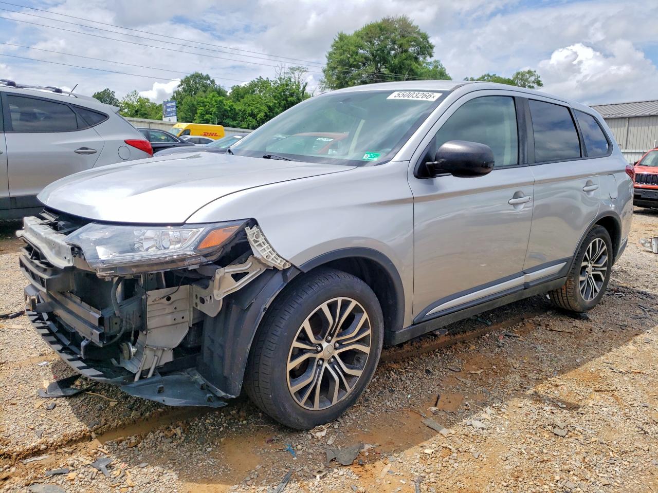 Salvage Mitsubishi Outlander Image