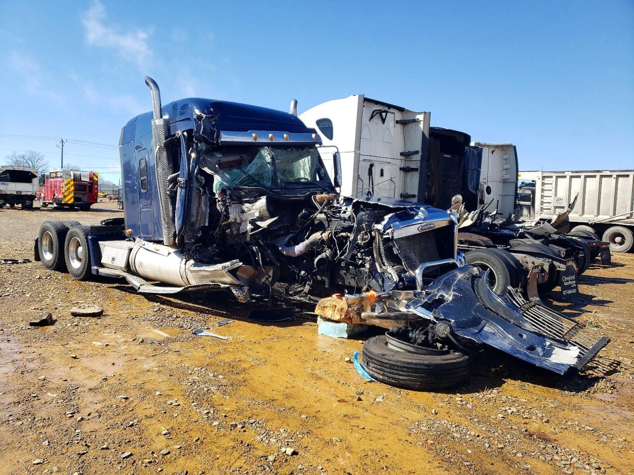 Salvage Freightliner Coronado Image