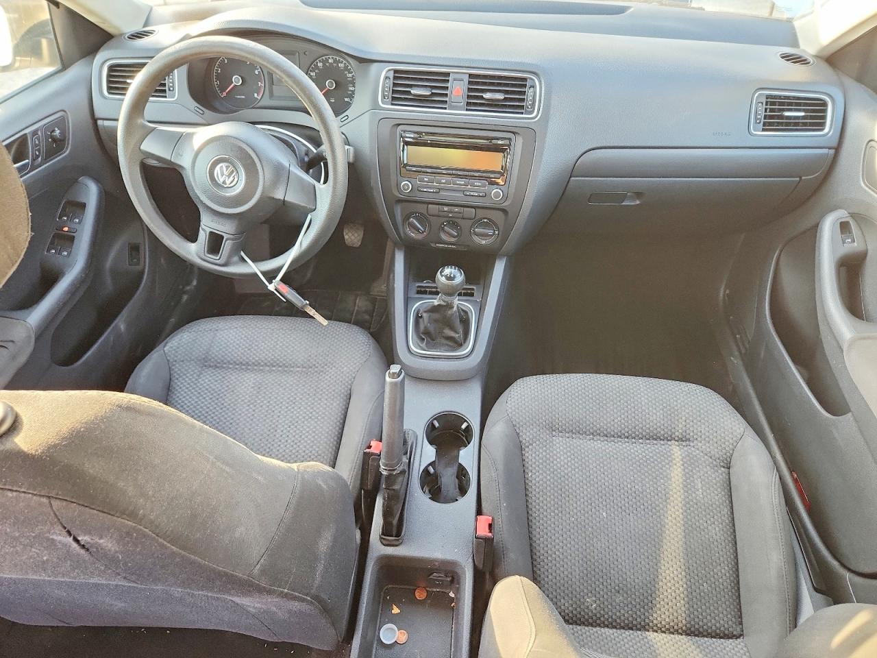 Volkswagen Jetta Base