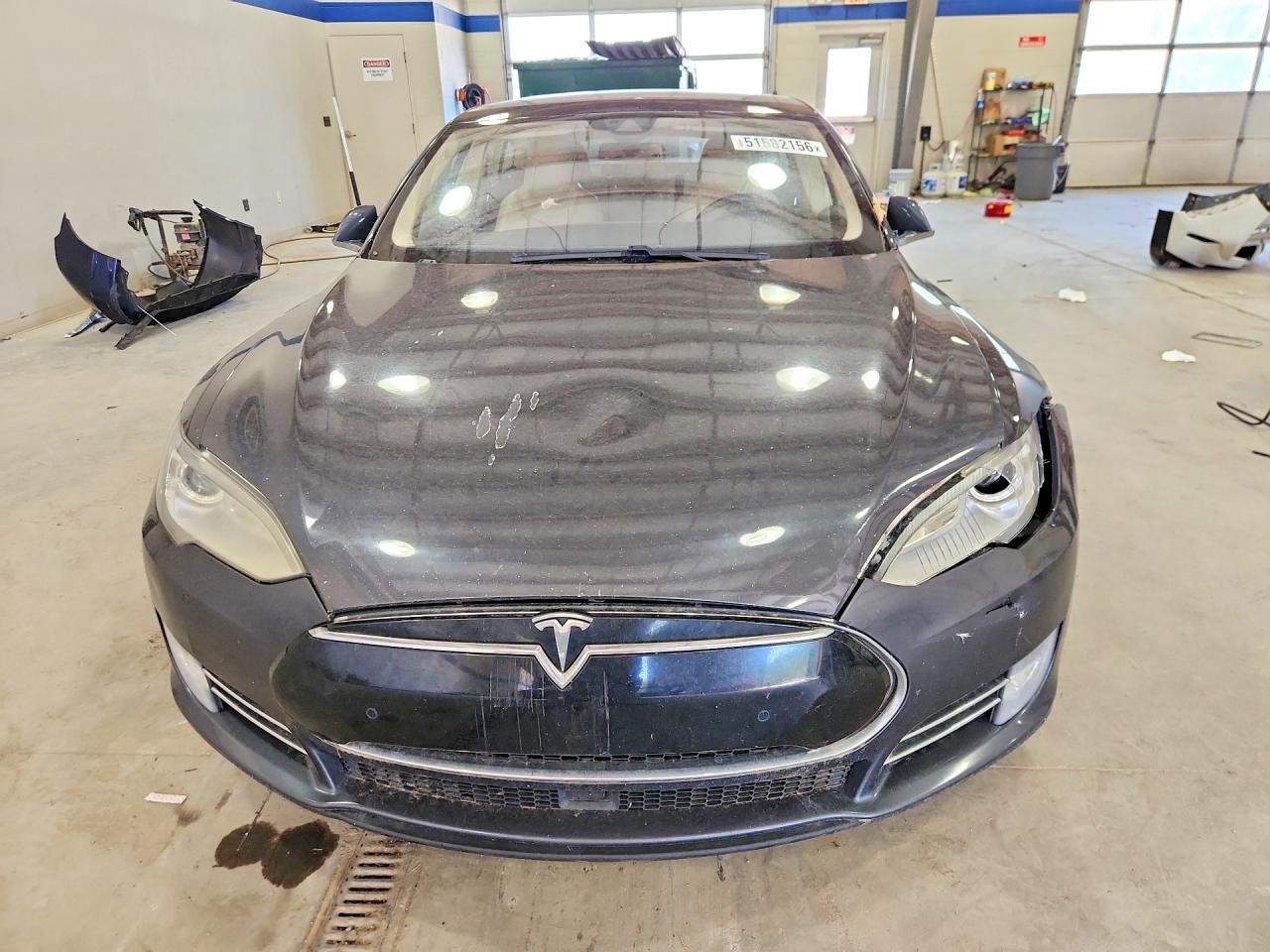 Tesla Model S 85d
