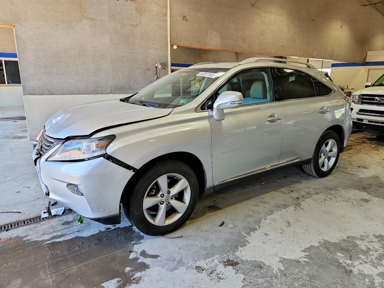 Salvage Lexus RX Image