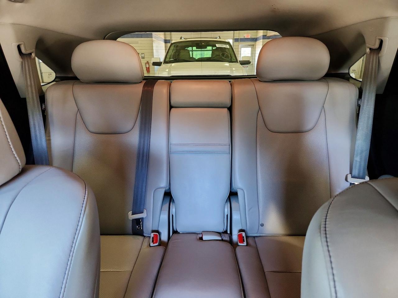 Lexus RX Base
