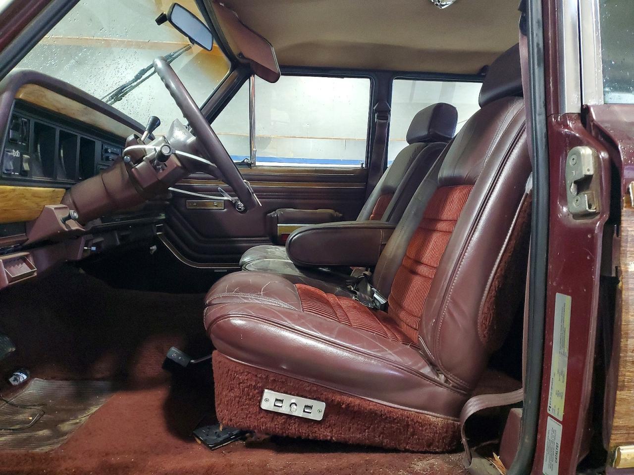 Jeep Grand Wagoneer
