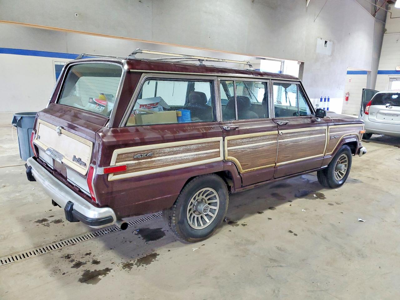Jeep Grand Wagoneer