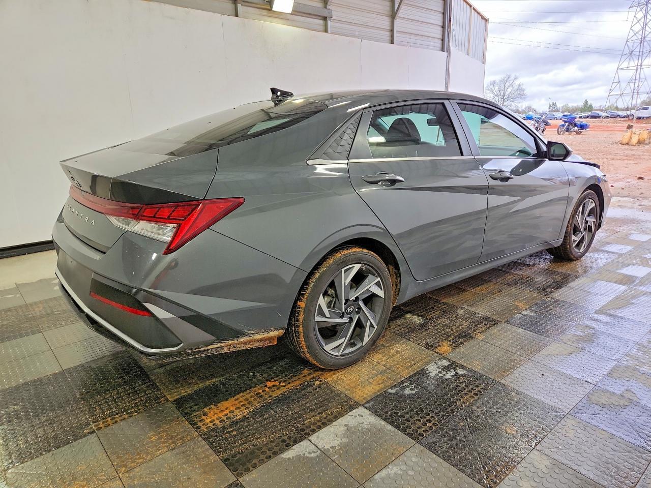 Hyundai ELANTRA Sel