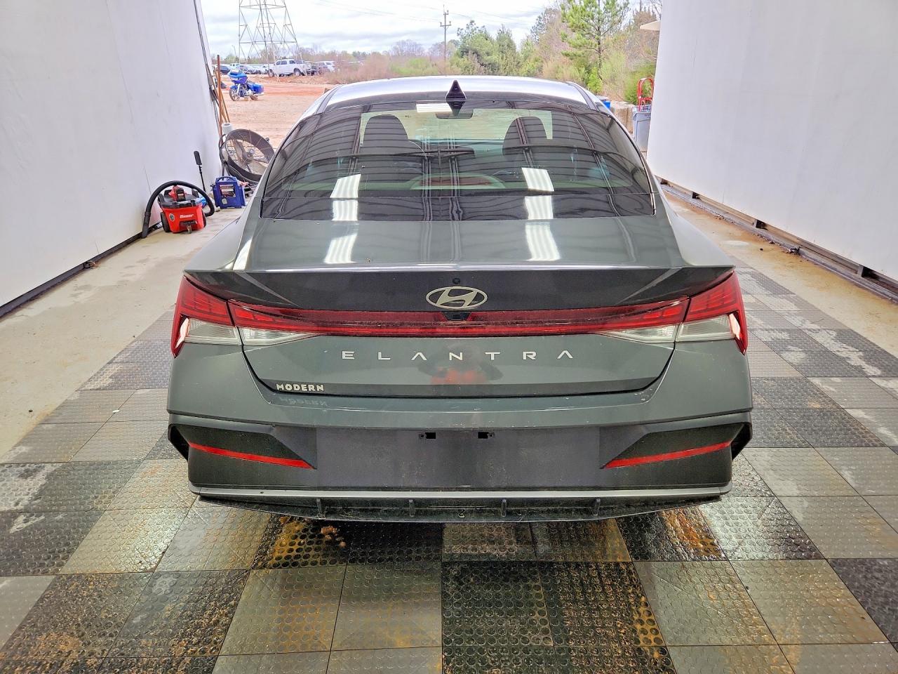 Hyundai ELANTRA Sel